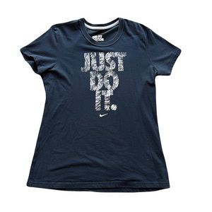 boys black nike shirt